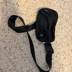 Lululemon Black Everywhere Belt Bag – Adjustable, Classic